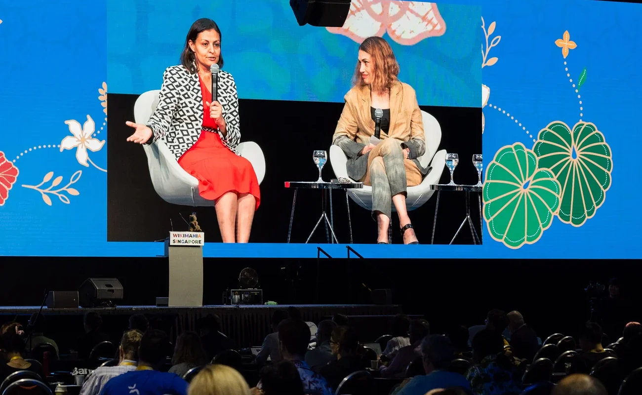 Fireside chat on the main stage with the audience in front, Wikimania 2023, Suntec Singapore